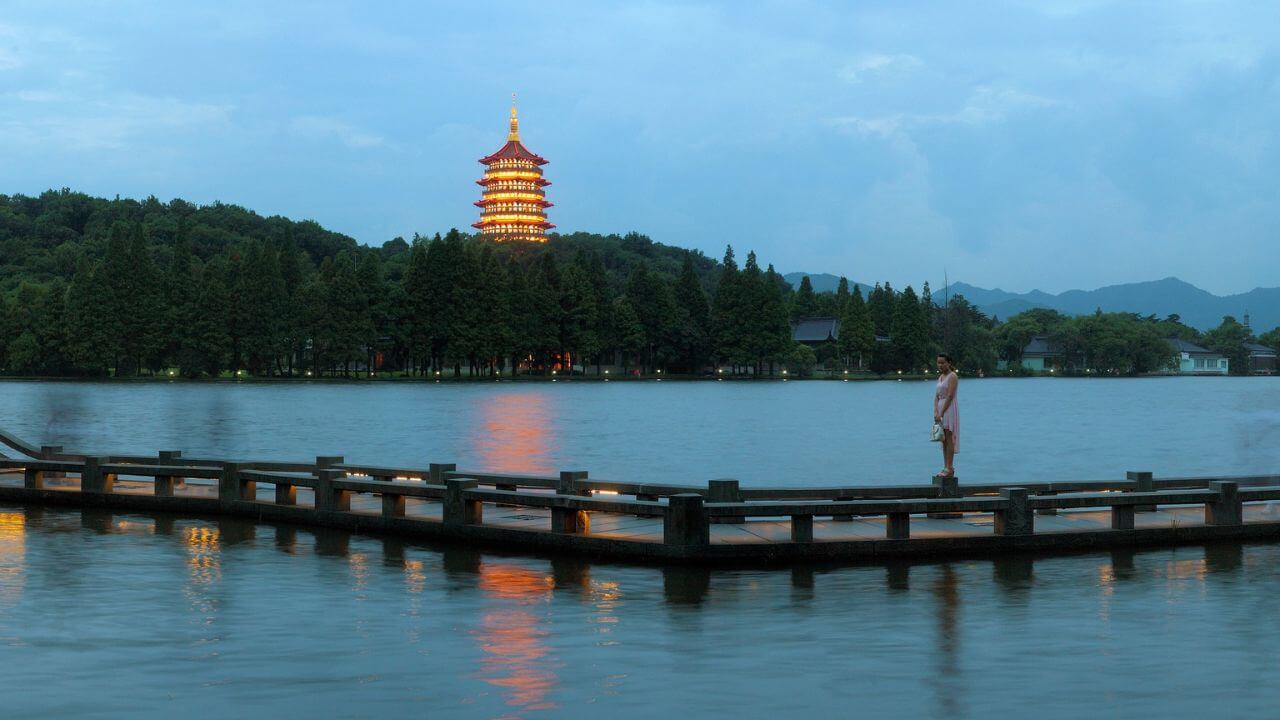 historical background of the six harmonies pagoda