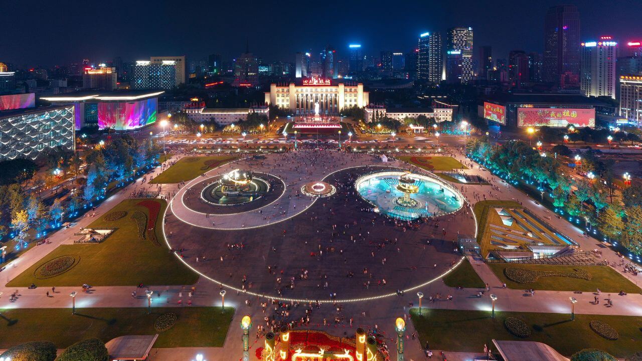 Visit Tianfu Square