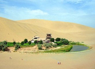 Dunhuang Crescent Spring - Famous Attraction in Silk Road Safari
