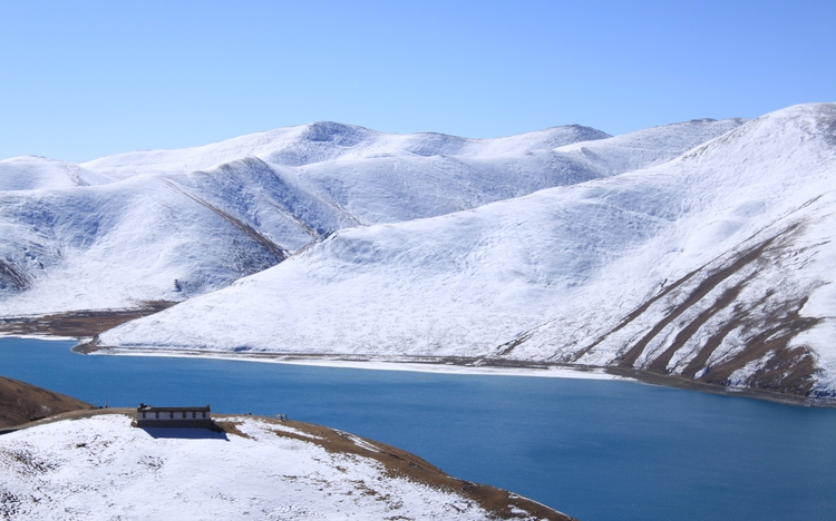 Yamdrok Lake Winter Tibet