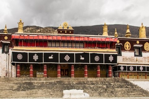 Drepung monastery assembly hall