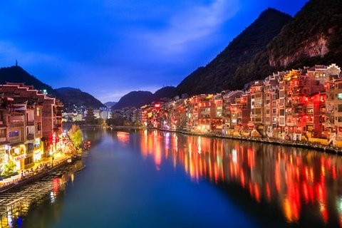 night-view of Zhenyuan Ancient Town