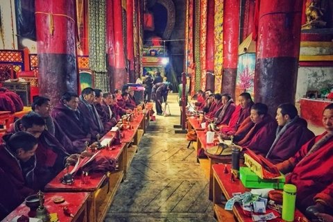Riwoche monastery lamas