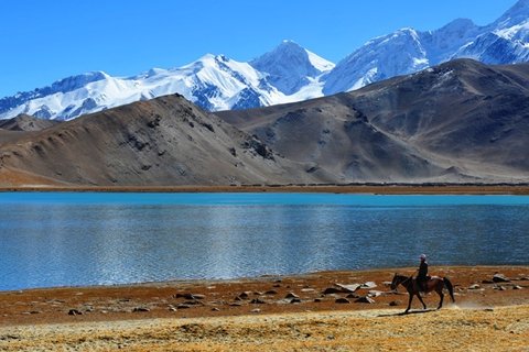 Xinjiang Silk Road Explorer Tour to Karakul Lake