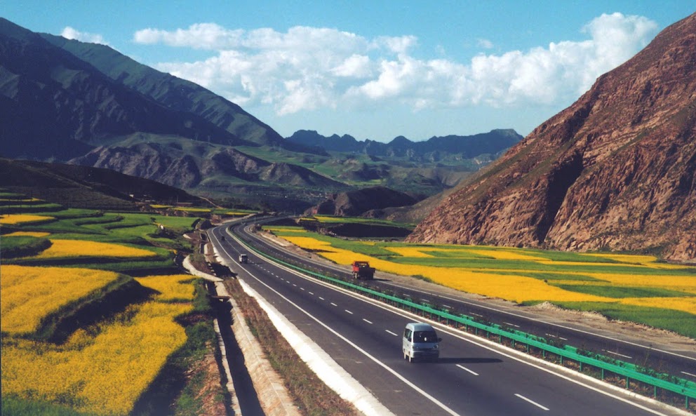 Highways in Qinghai Tibetan region
