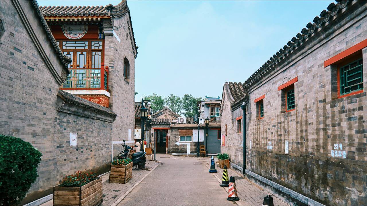 Key Locations and Famous Hutongs