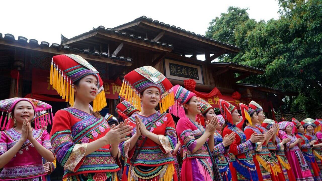 Zhuang Traditional Clothing