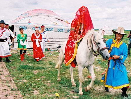 mongolian culture and traditions