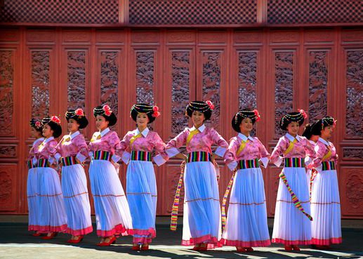 Lijiang Ethnic Minority Dancing
