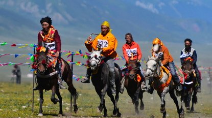 Visit the Yushu Horse Racing Festival