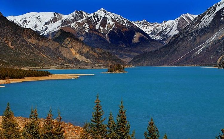 Rawok Lake Tibet