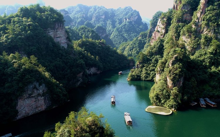 zhangjiajie-baofeng-lake-boating