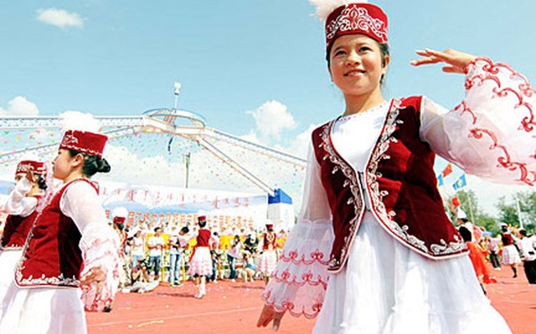 Xinjiang People Dancing - Silk Road Explorer Tour