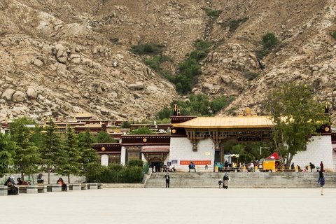 Sera monastery
