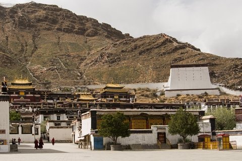 Tashilunpo monastery exterior
