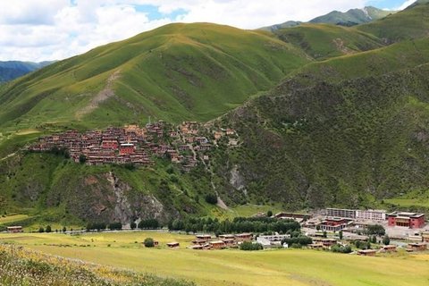 Dzongsar Monastery in Dege