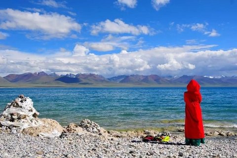 Tibet Namtso lake shore