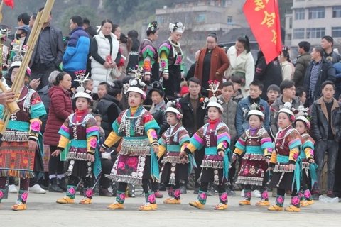 Kids at Zhouxi Lusheng festival