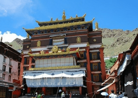 amazing image of Tashilhunpo Monastery in Tibet
