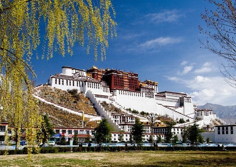 Tibet Travel - Potala Palace Home of the Dali Lama