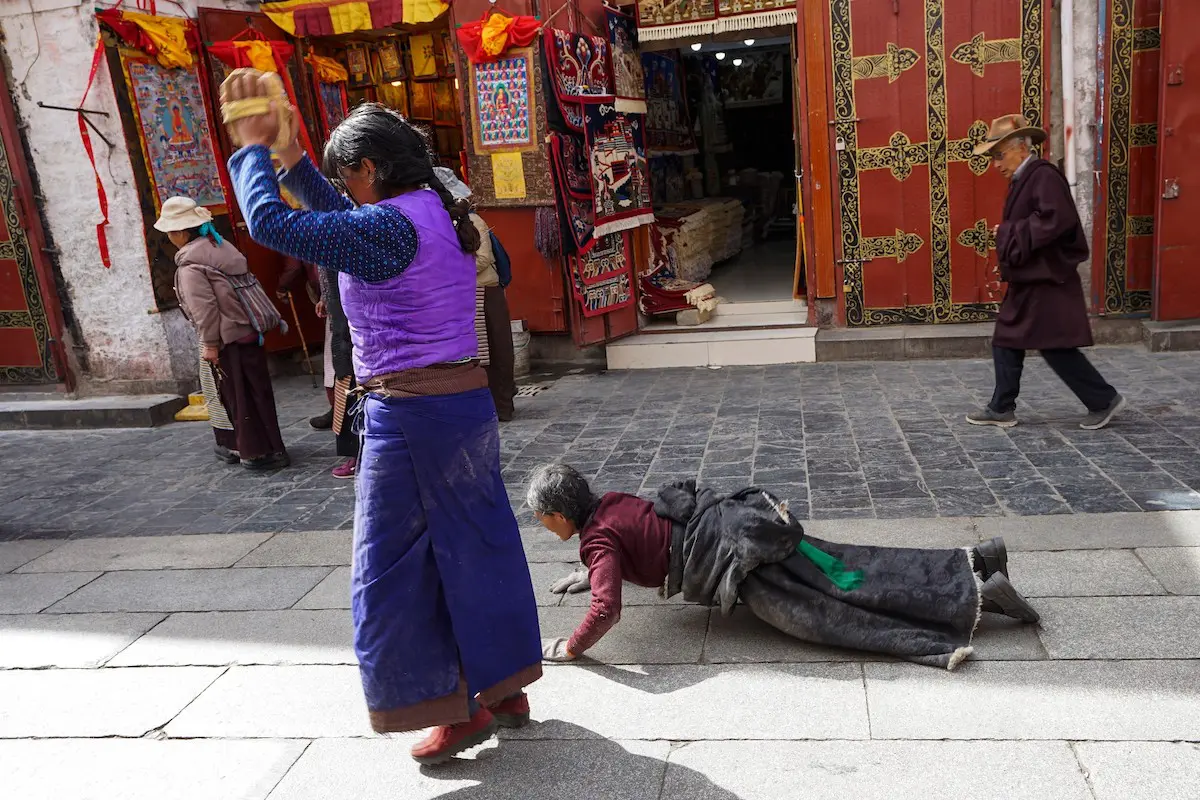 pilgrims at Barkhor street around Jokhang Temple