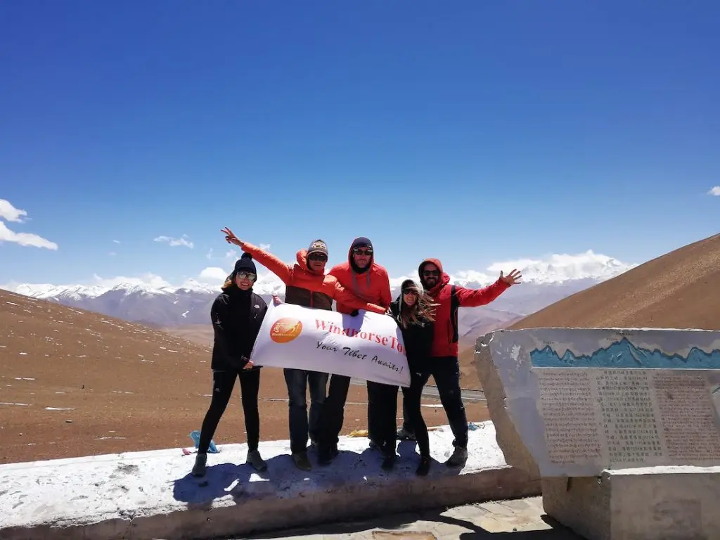 windhorsetour clients at Gawu La Pass at their Everest Base Camp group tour