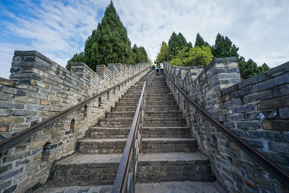 Golden Dragon Great Wall Sichuan