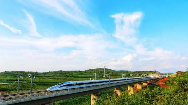 Kunming Lijiang bullet train