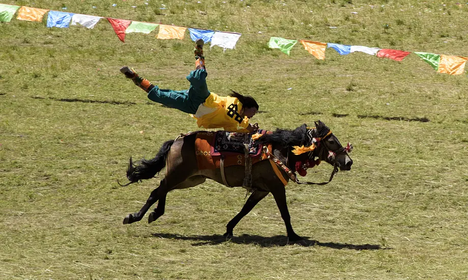 Horse racing in Yushu