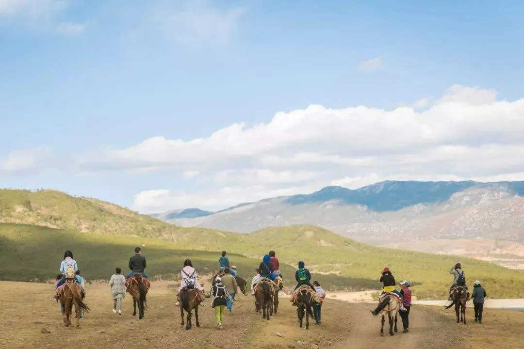 Horse-riding at Langmusi