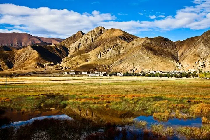 Landscape in Lhatse