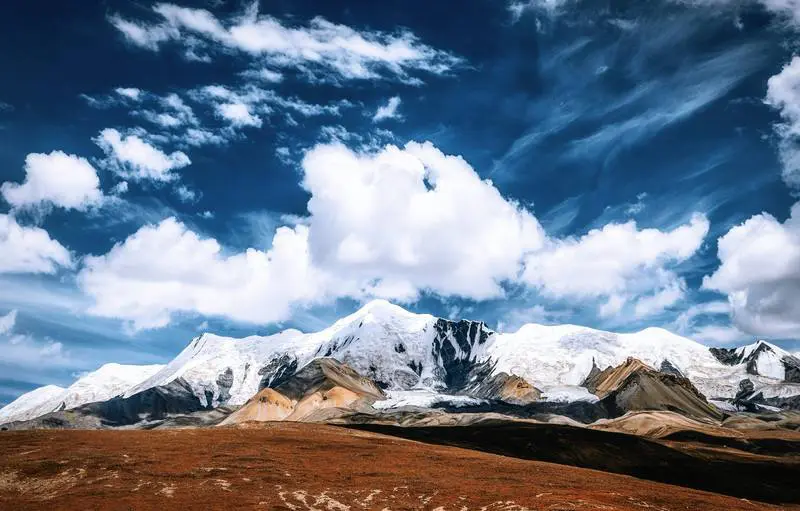 Amnye Machen mountain