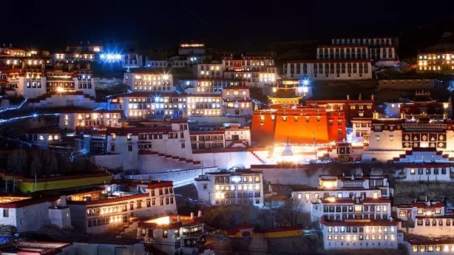 Ganden Monastery during Lotus Lantern Festival