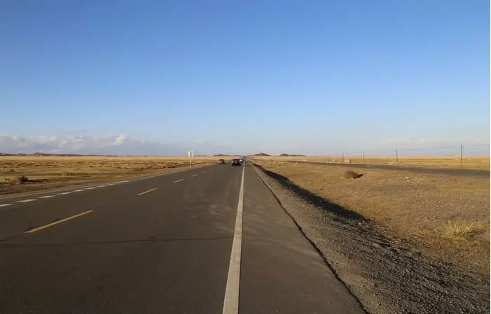 Road from Kuqa to Hotan