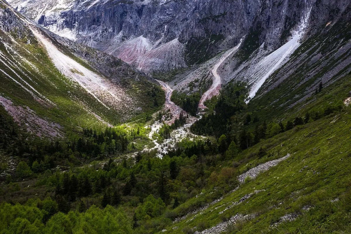 Yala holy mountain trek high pass