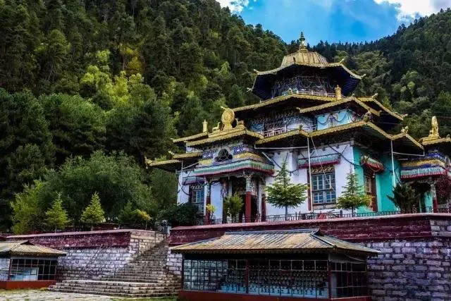 Lamaling Temple Tibet