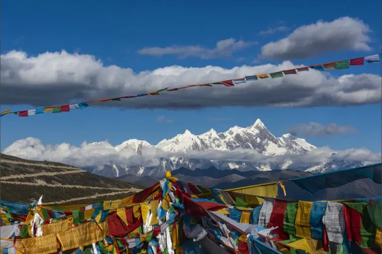 Serkhym-la Pass on the Road from Pomi to Nyingchi