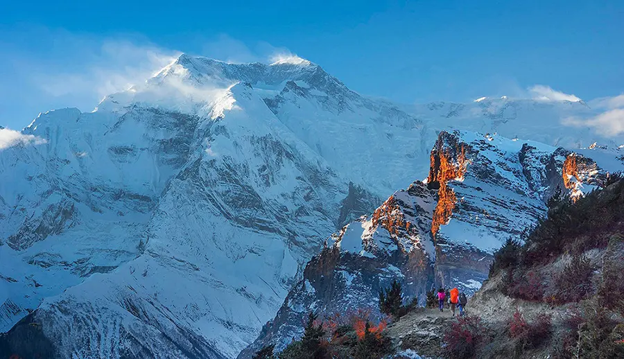 Snow-capped peaks Annapurna trek