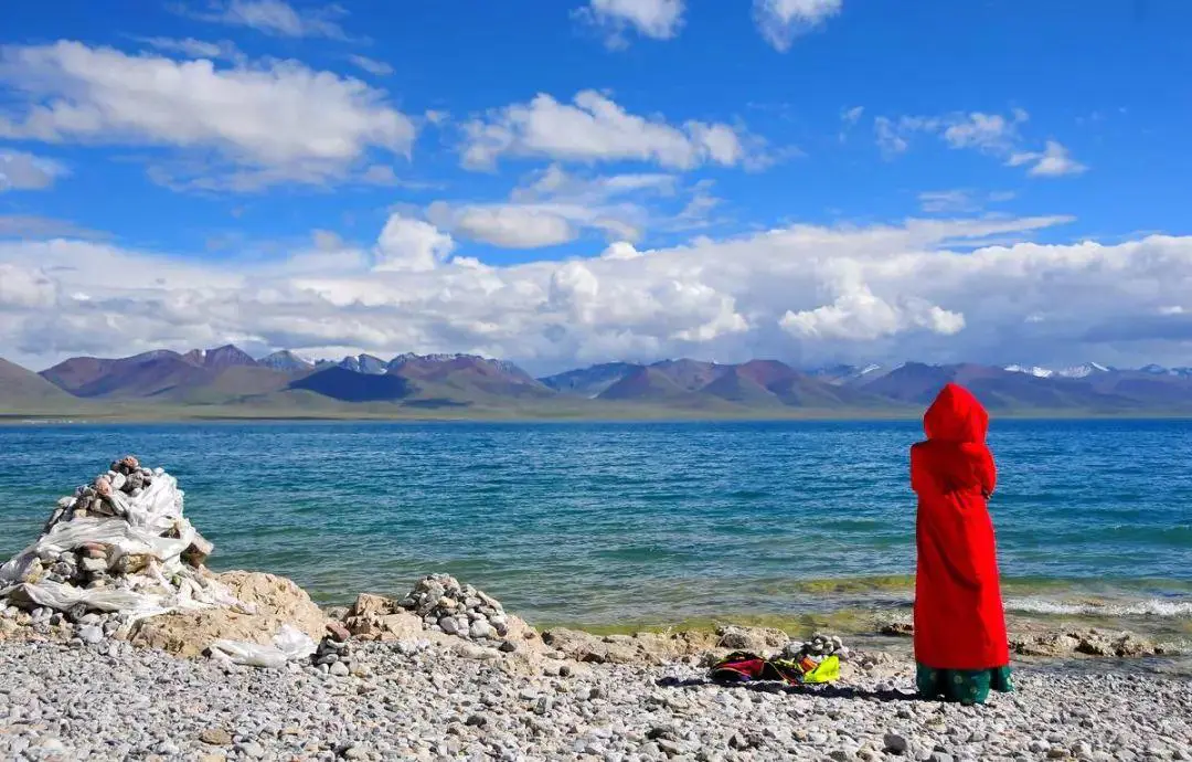 Tibet Namtso lake shore -