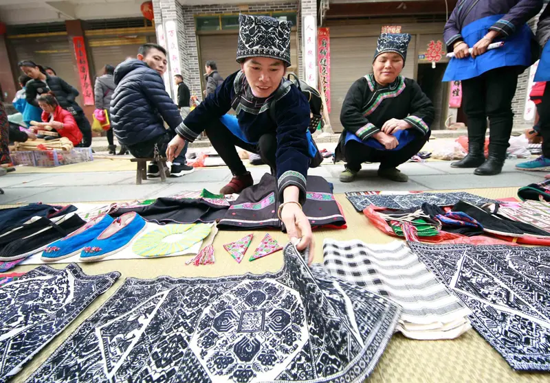 Rongjiang morning market