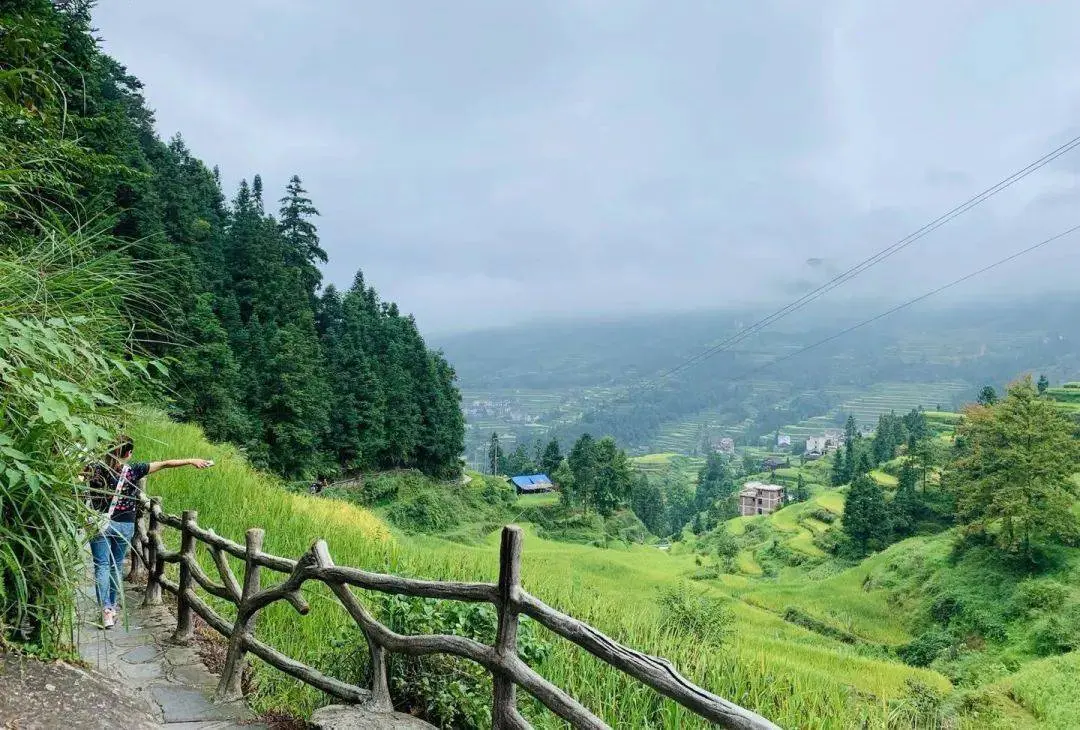 Tangan Dong village hiking trails