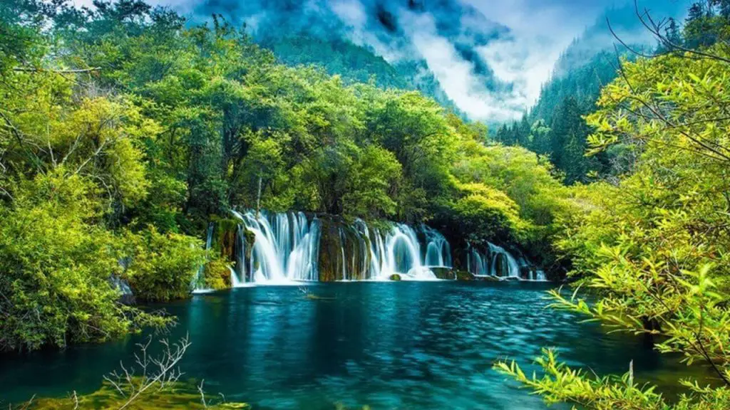 Jiuzhaigou National park waterfalls