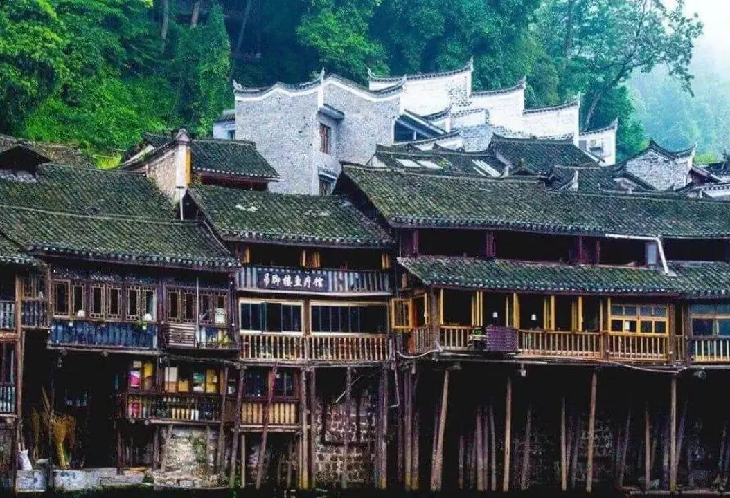 Diaojiaolou Architecture