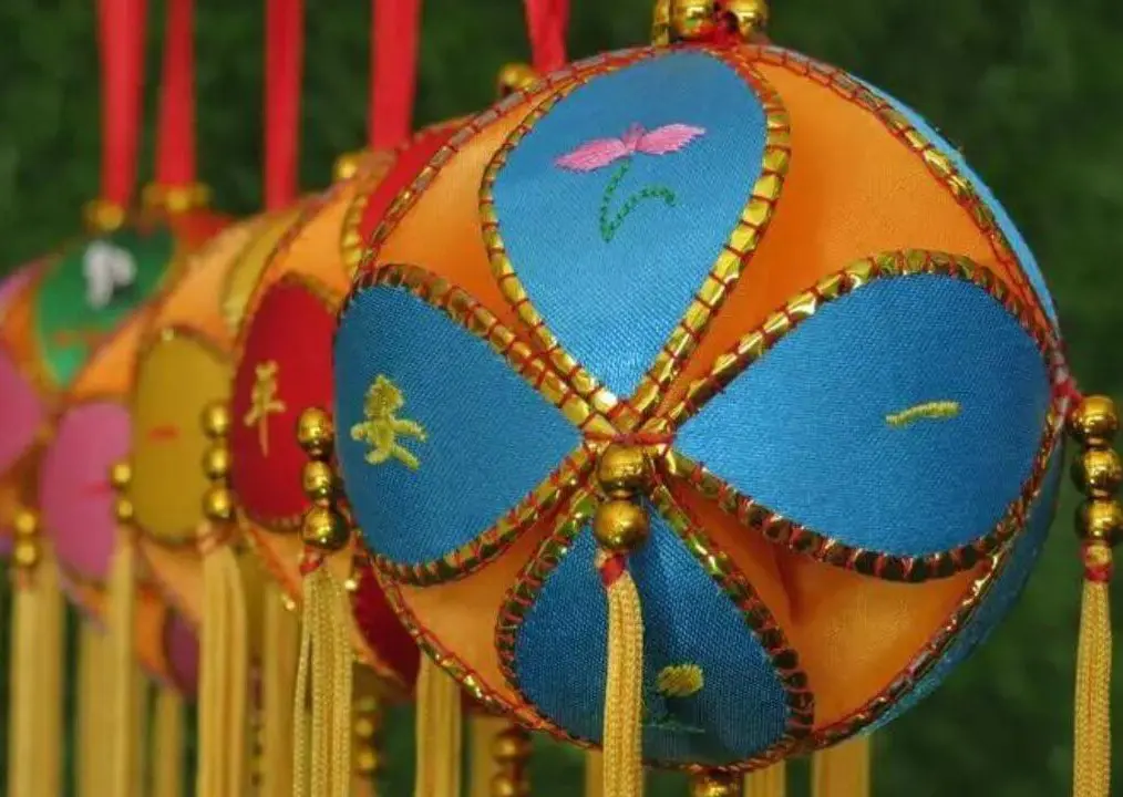 handicrafts of the zhuang people