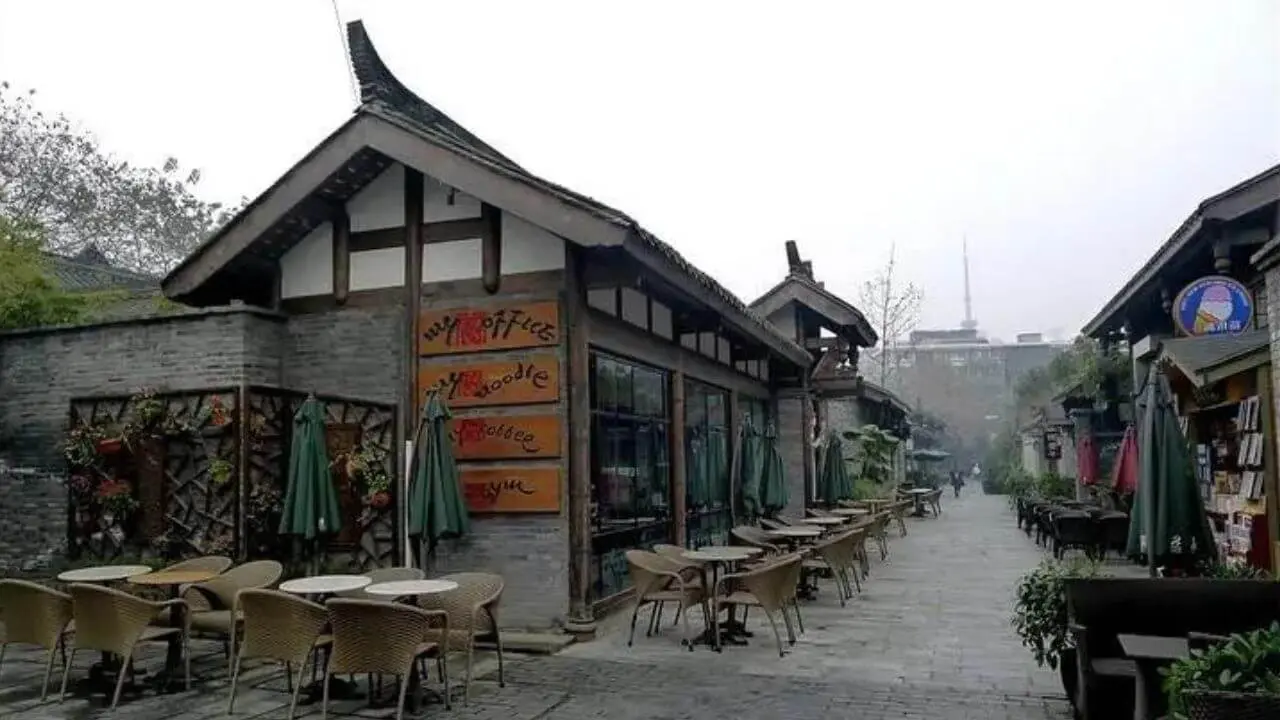 Kuan Alley (Wide Alley)