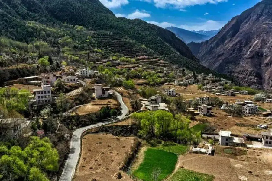 Danba Zhonglu village