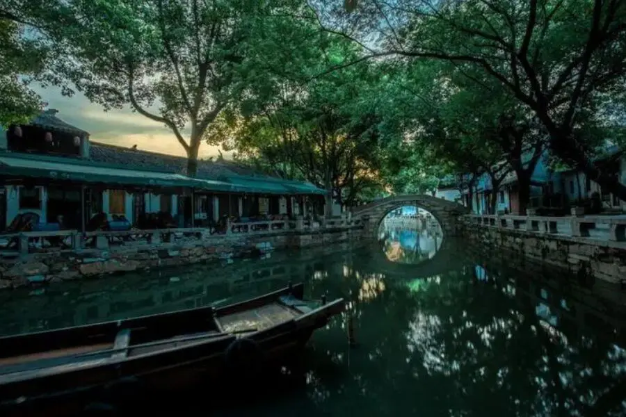 Tongli water town