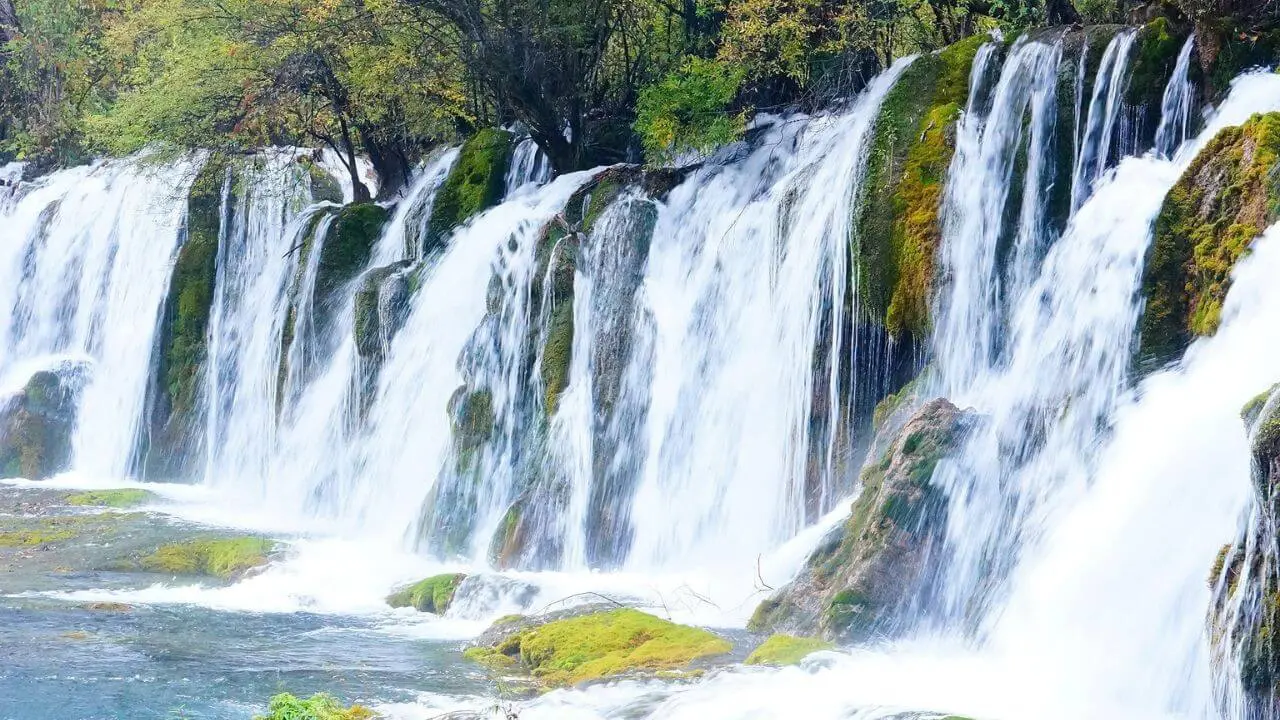Comparison with Jiuzhaigou