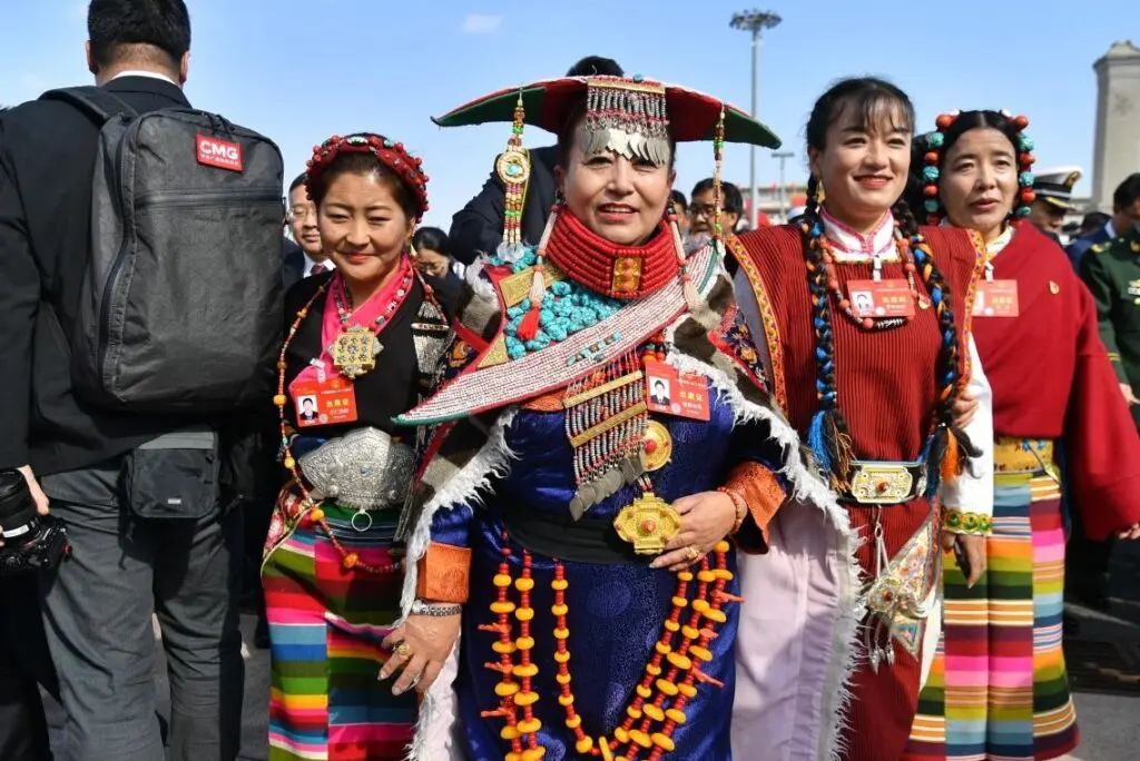 Shangri-la Tibetan People