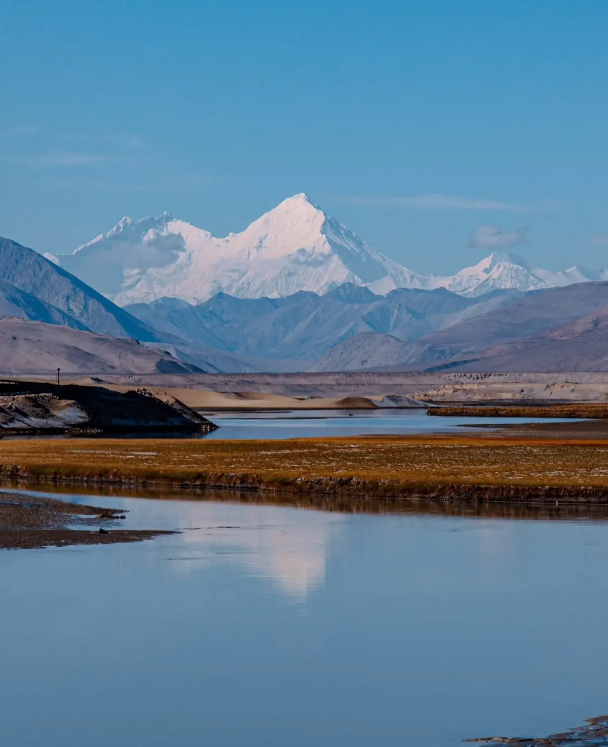 Panoramic view of Mount Everest at Dinggye Xilin Viewpoint in Tibet